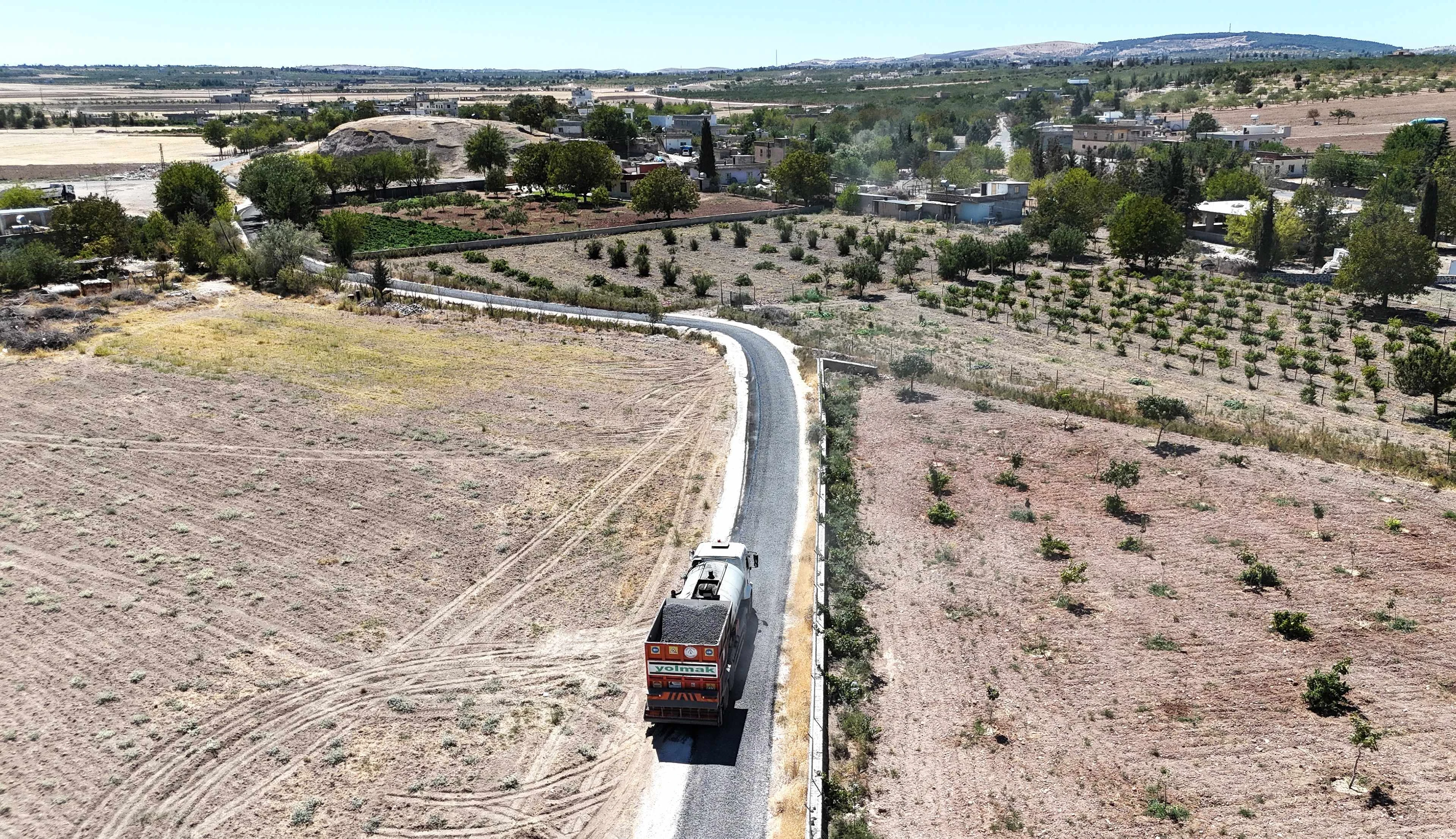 Kırsal yollar artık çamur değil, konfor taşıyor