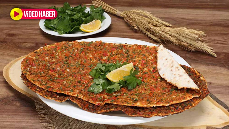 Şanlıurfa'da lahmacun nasıl yenilir? Tatlıses'in üç hamlede yeme tarifi