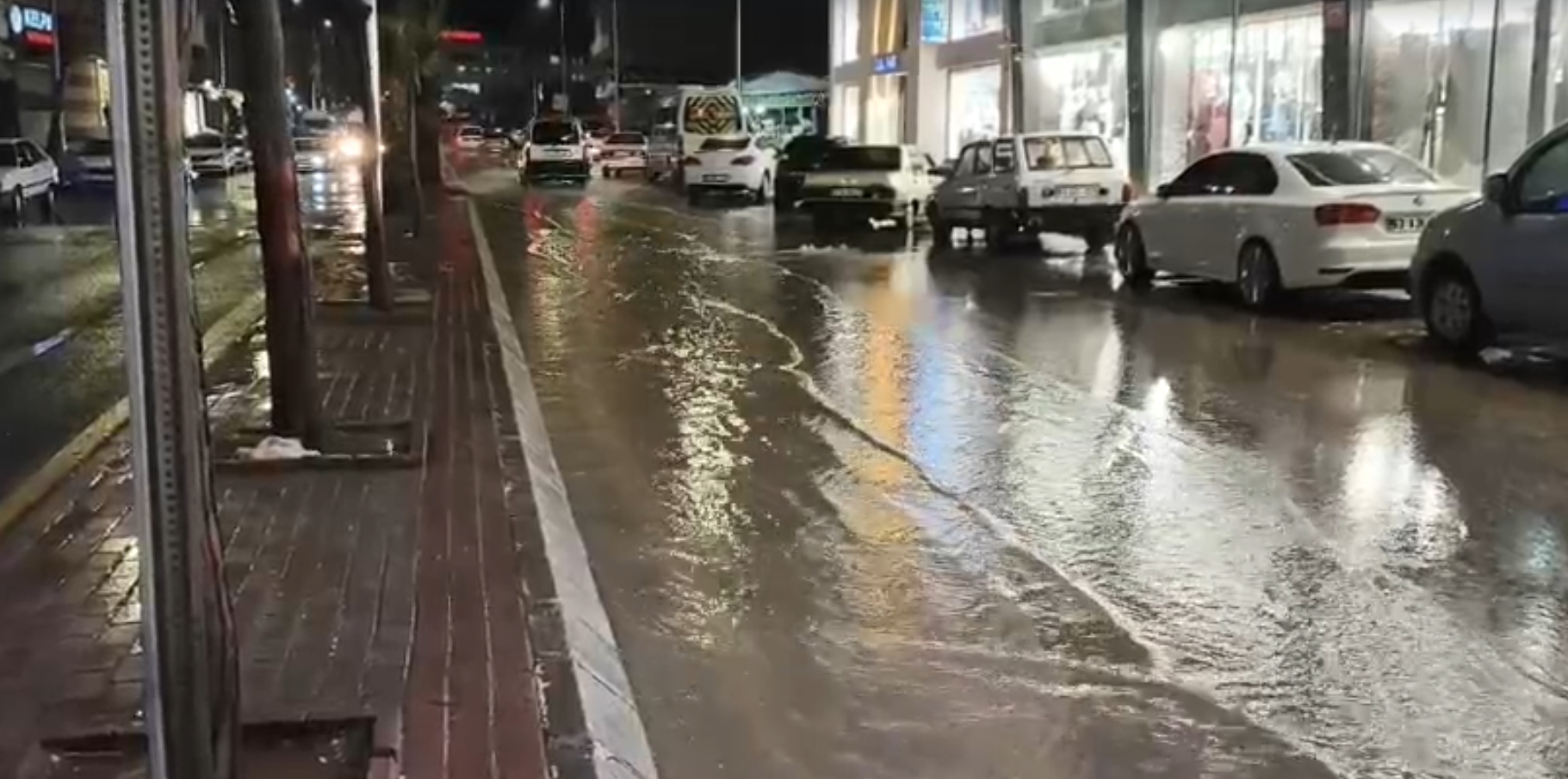 Uyarı verilmişti, Şanlıurfa'ya sağanak geldi!