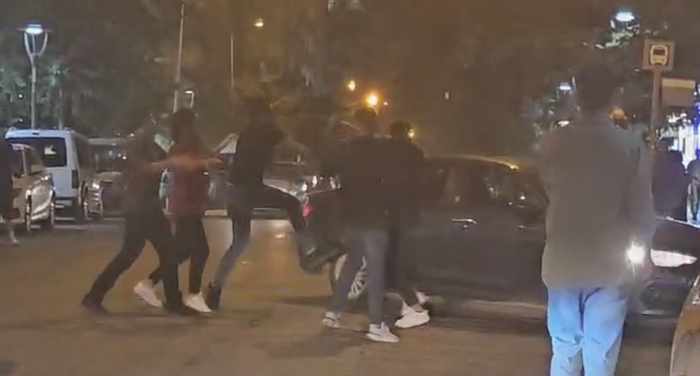 Şanlıurfa'da yumruklu kavga kamerada!