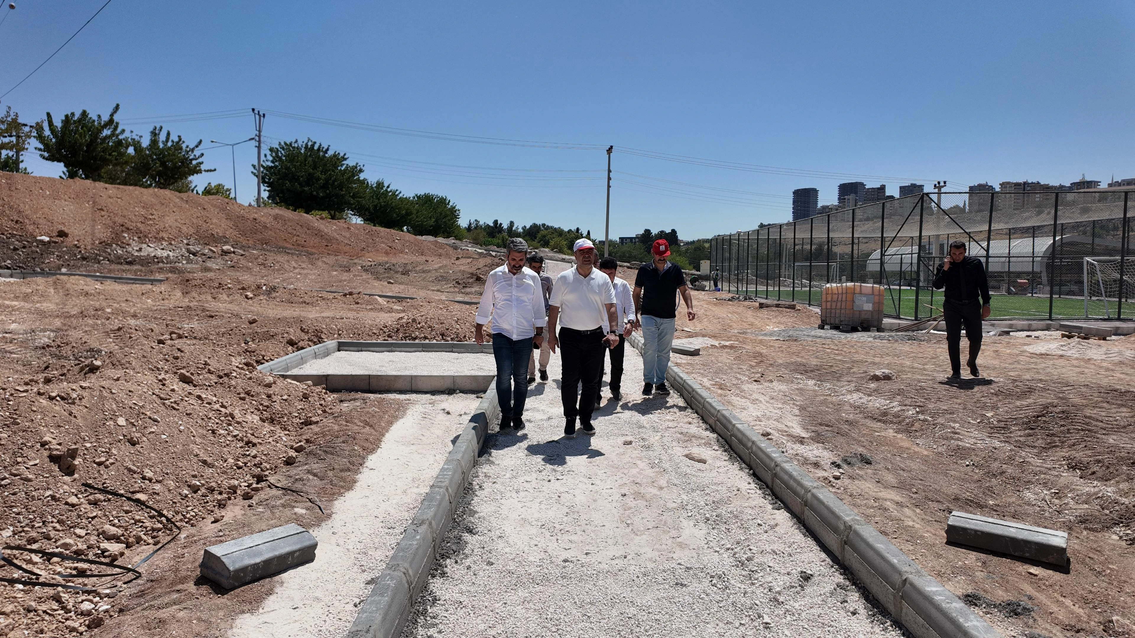 Karaköprü’deki mahalleye yeni semt sahası