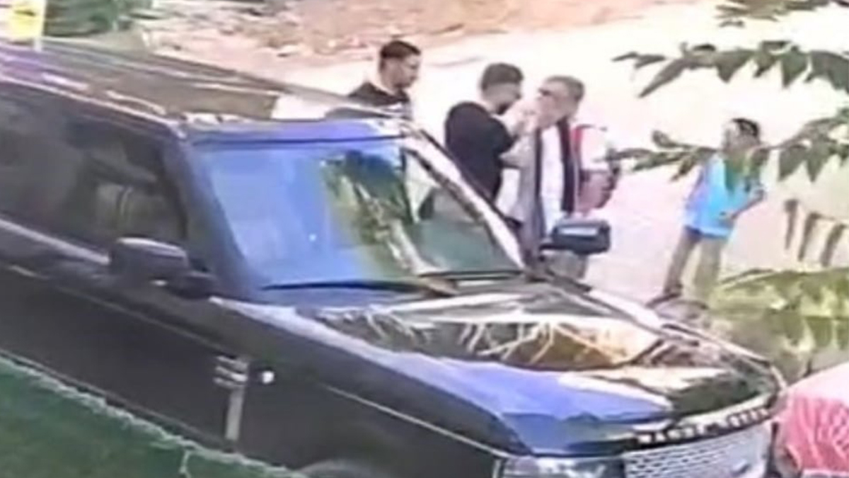 Çocuklarının yanında babaya tokat atan şahsın iş yeri kurşunlandı!