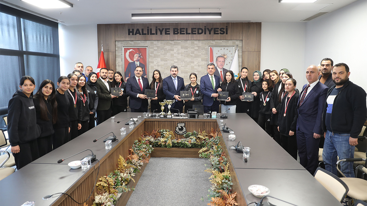 Haliliye Belediyespor’dan Başkan Canpolat’a şampiyonluk ziyareti