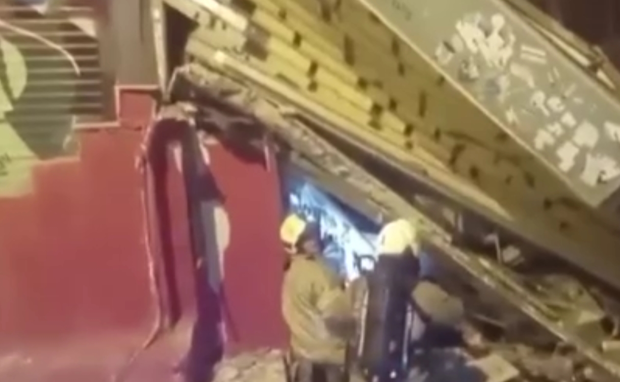 İstanbul'da patlamada bina çöktü... Valilikten açıklama