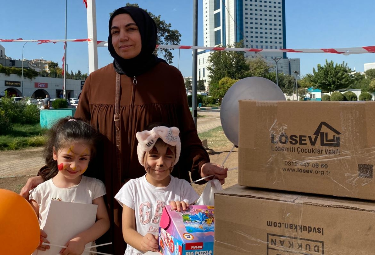 Ankara'dan yola çıkıp geldi! İyilik TIR'ı Şanlıurfa'da