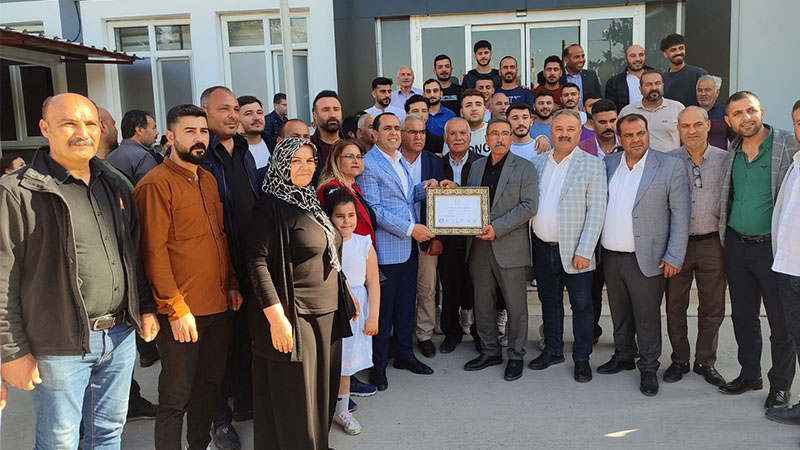 Şanlıurfa’da ilk mazbata verildi! Belediye başkanı işe başladı