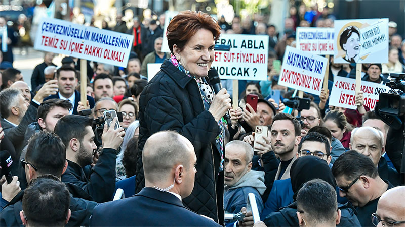 Akşener'den kurultay öncesi dikkat çeken hareket