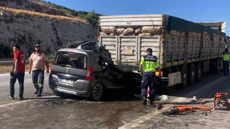 Katliam gibi kaza! 5 ölü, 1 ağır yaralı