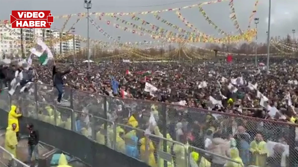 Yağmur bile durduramadı: Şanlıurfa Newroz'a akın etti!