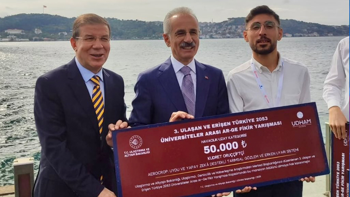 Harran Üniversitesi öğrencisinden büyük başarı! Bakan Uraloğlu ödülü verdi