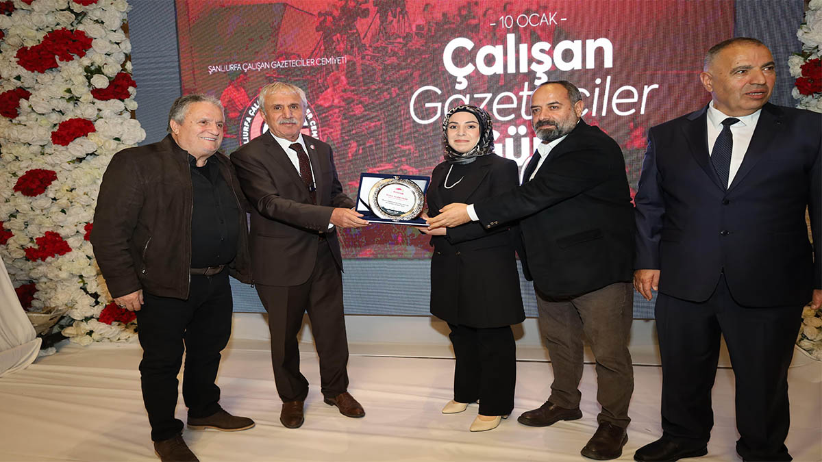 Ödülünü aldı, kaybettiği meslektaşlarını unutmadı!