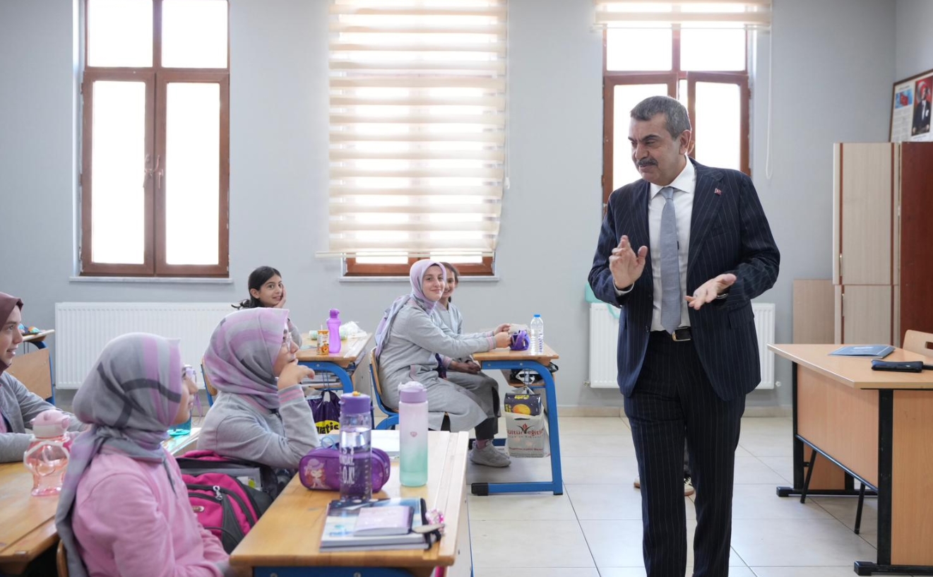 Bakanlık duyurdu: Milyonlarca öğrenciyi ilgilendiriyor!