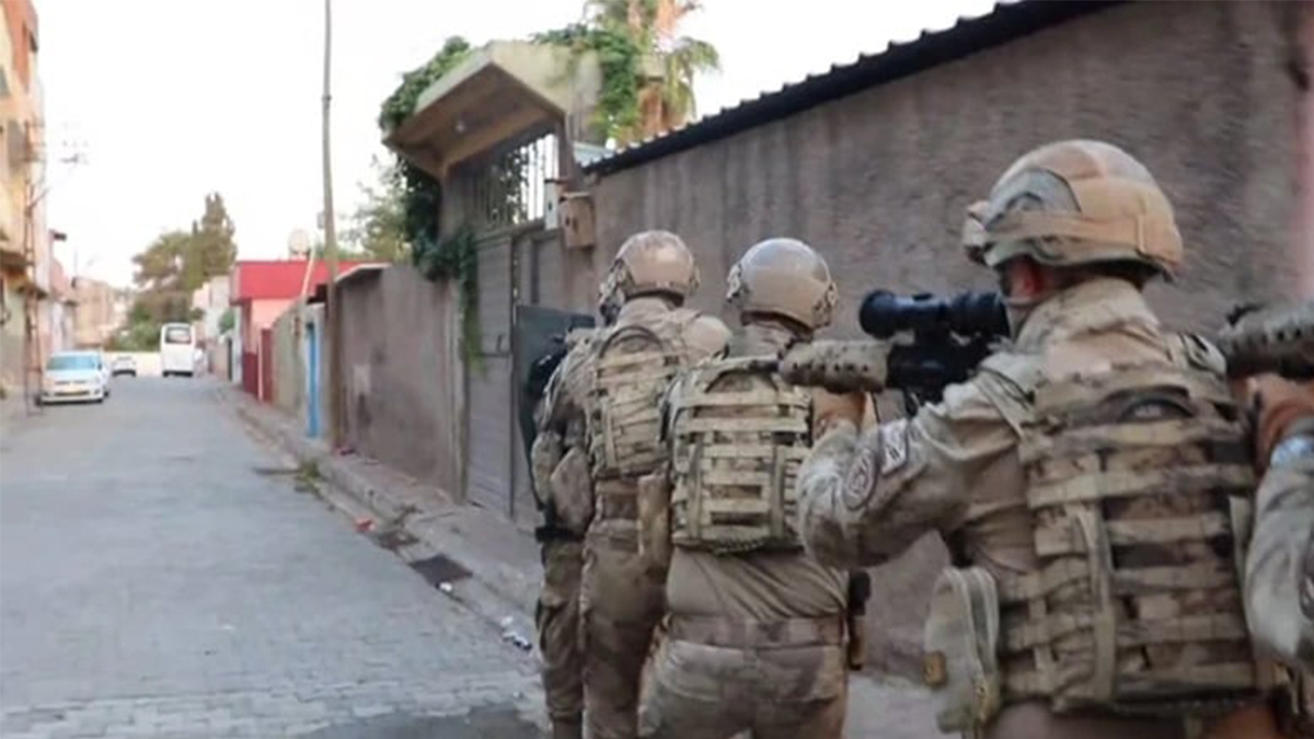 FETÖ’nün sınav yapılanmasına operasyon: Gözaltılar var