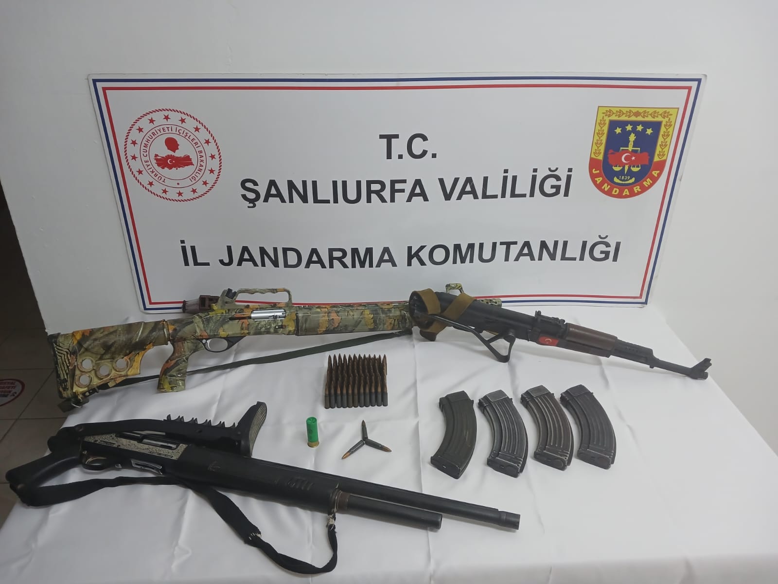 Şanlıurfa’da 4 ilçede operasyon yapıldı: 7 gözaltı