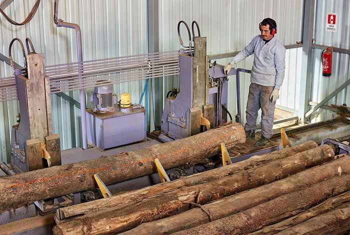 Tarım ve ormancılık işlerinde kullanılacak makina ve ekipmanları satın alınacaktır