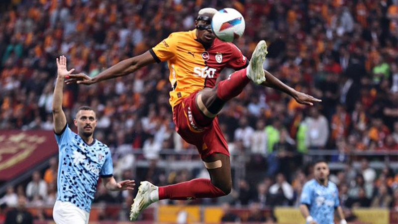 Taraftarın beklediği açıklama geldi! Osimhen transferinde son 48 saat