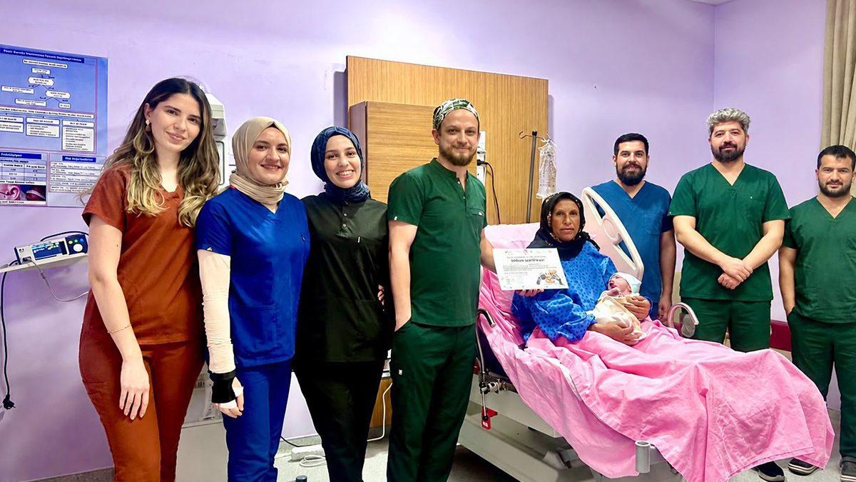 Şanlıurfa’da 41 yaşındaki anne bebeğine “Prenses Doğum” ile kavuştu