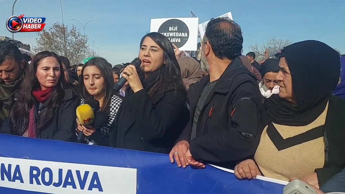 Rojava’ya destek çağrısı Viranşehir’de sloganlarla yankılandı! “Rojava, Kürt halkının kırmızı çizgisidir”