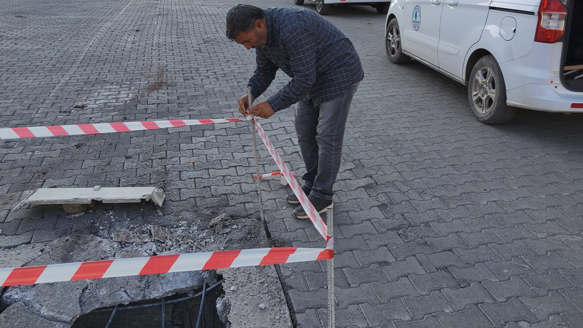 Şanlıurfa’da yol ortasındaki tehlike ortadan kaldırıldı