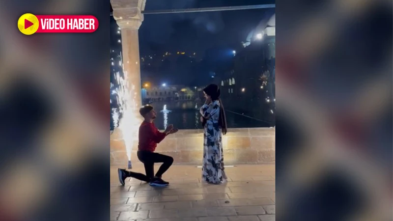 Aşkını Balıklıgöl’de ilan etti! Sürpriz teklif