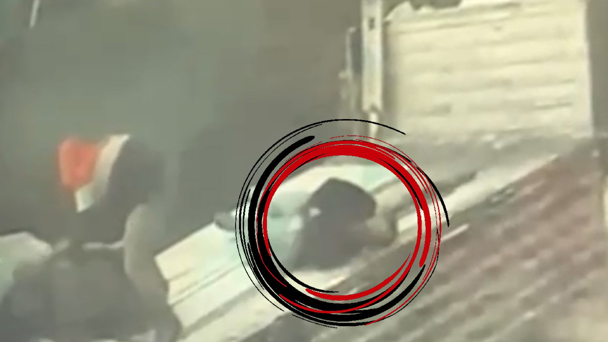 Tırdan yük indirirken yıldırım çarptı!