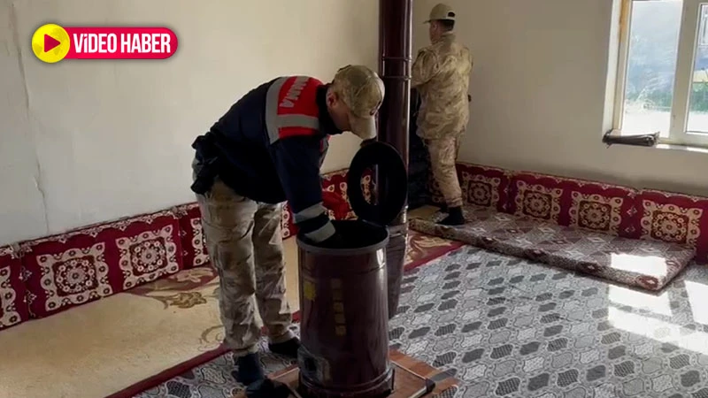 Şanlıurfa’da sahte kamu görevlisi yakalandı: Odun sobasının içinden çıkanlar şaşırttı!