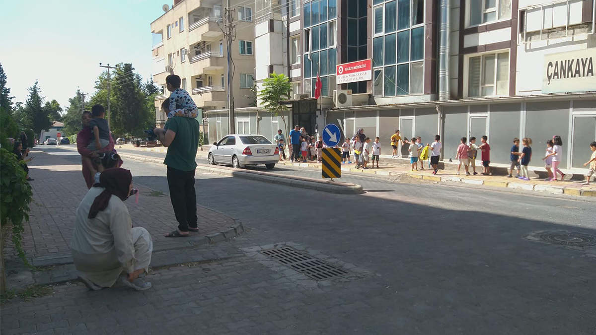 Şanlıurfa’da deprem paniği! Veliler okullara akın etti
