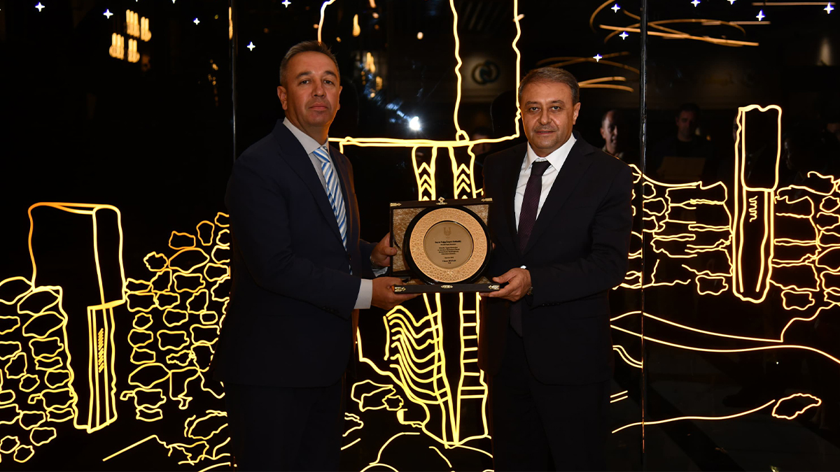Şanlıurfa’da görev süresi sona erdi, plaketle uğurlandı