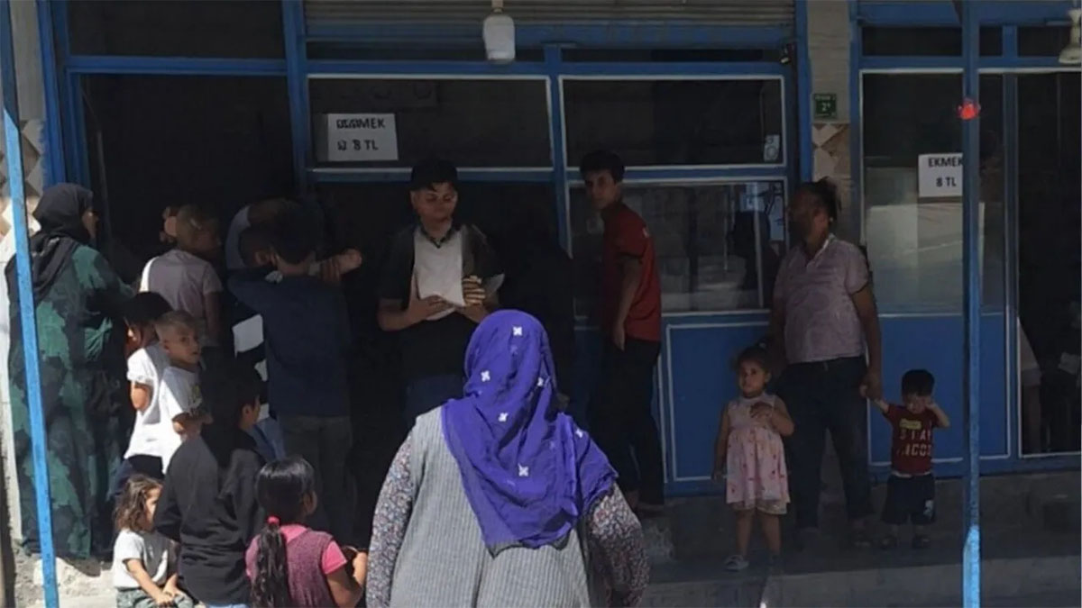 Şanlıurfa bu fırıncıyı konuşuyor! Ekmeği 8 TL yaptı