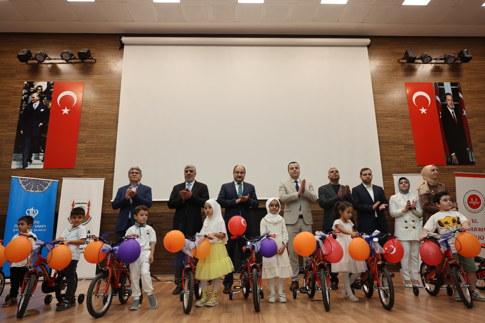 Şanlıurfa Büyükşehir 700 bisiklet dağıttı!