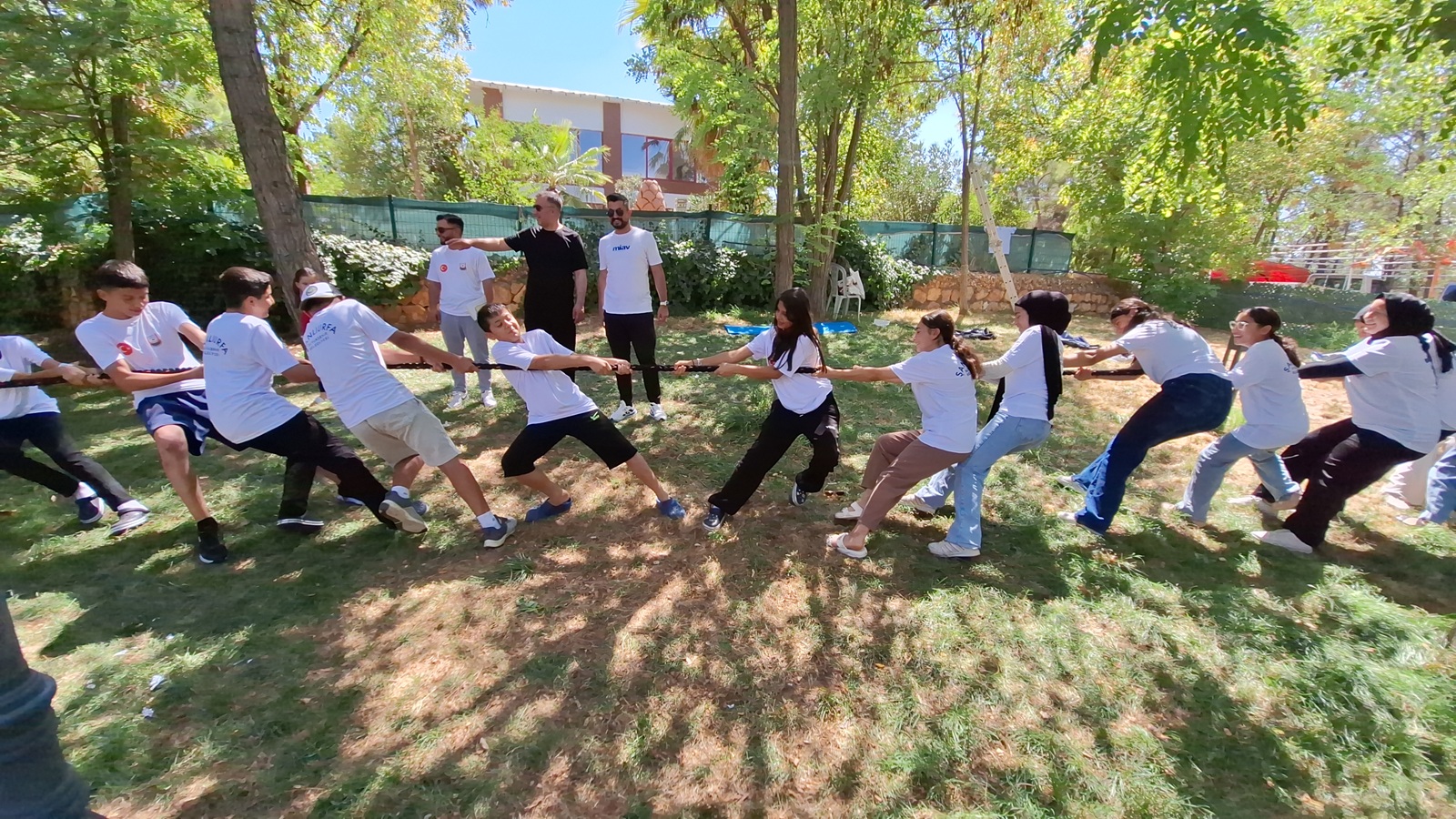 Şanlıurfa’da gençler ve çocuklar doğayla buluştu