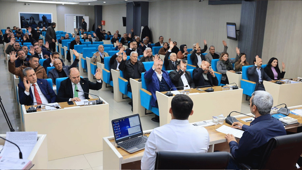 Şanlıurfa’da 10 ilçe müdürlüğü kapatılacak mı? Meclis’te tartışma konusu oldu