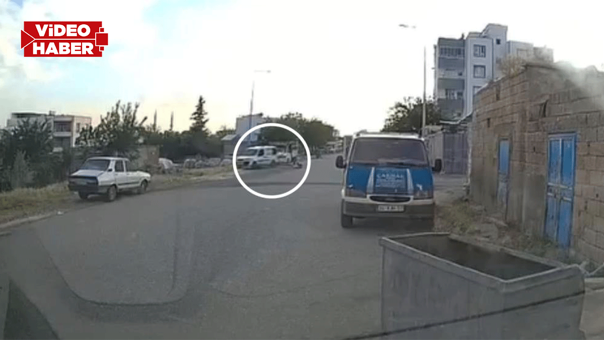 Şanlıurfa’da otomobil bisikletli çocuğa çarptı: Kaza anı kameraya yansıdı