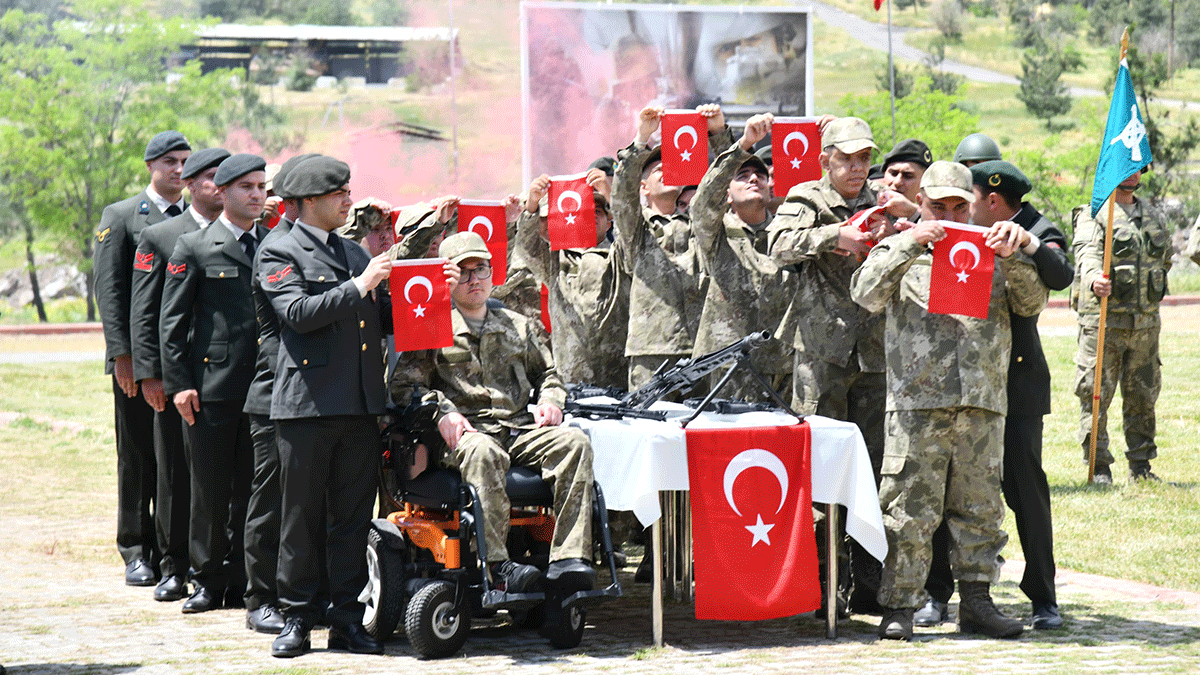 Şanlıurfa’da özel gençlere anlamlı askerlik töreni