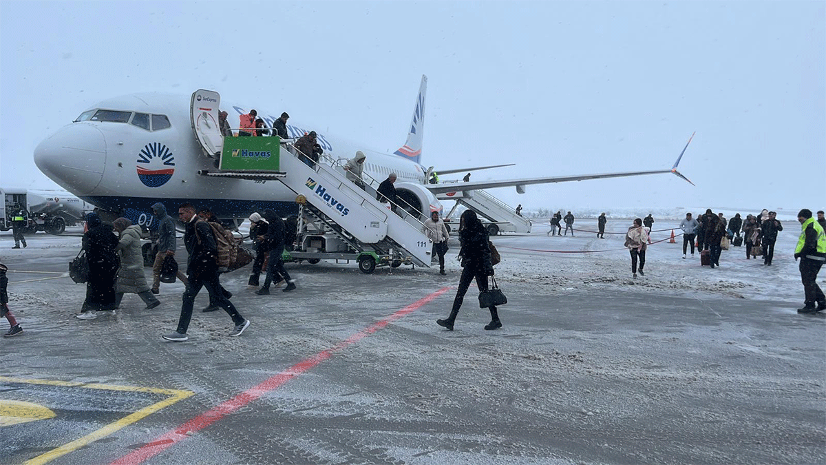 Şanlıurfa'da hava ulaşımına da kar engeli! Uçuşlar iptal edildi