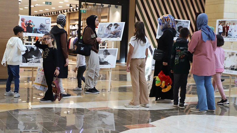 İl Sağlık Müdürlüğü'nden Cumhuriyet'e özel fotoğraf sergisi