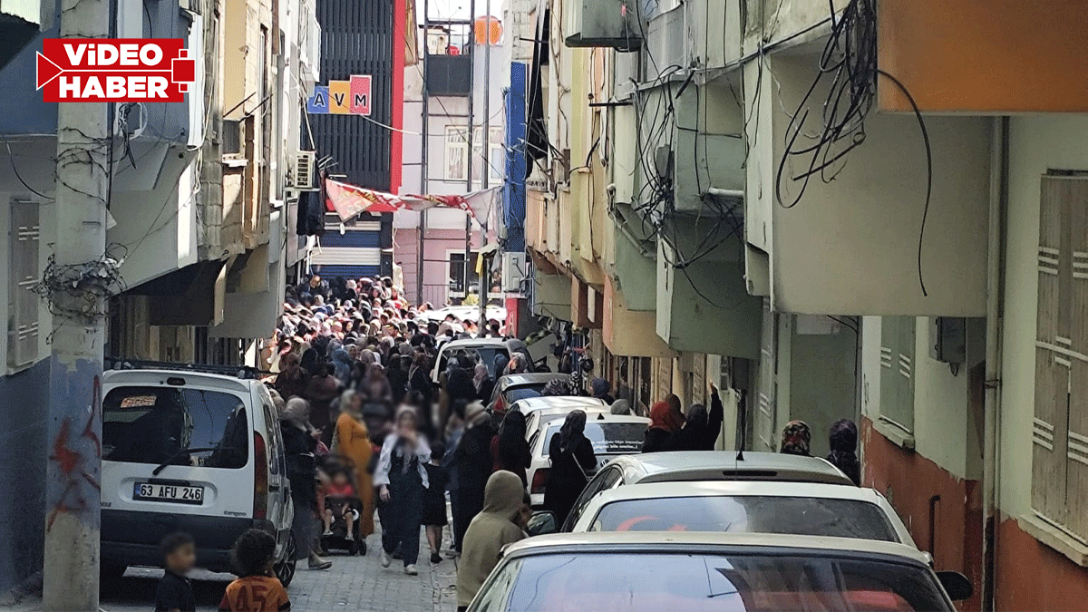 Şanlıurfa’da indirim izdihama neden oldu! Duyan koştu…