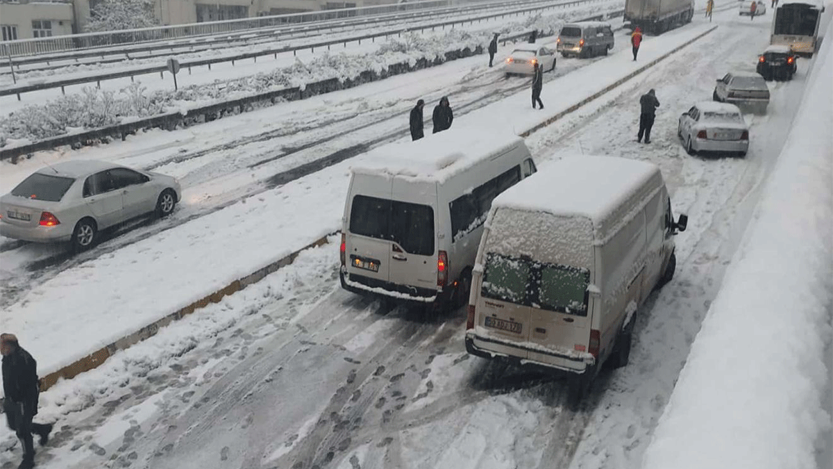 Şanlıurfa’da Valisi Şıldak uyardı: Zorunlu olmadıkça trafiğe çıkmayın