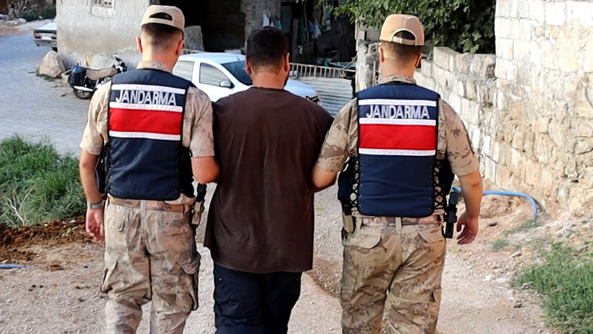 Şanlıurfa’da yağma suçundan aranıyordu! Jandarma operasyonuyla yakalandı