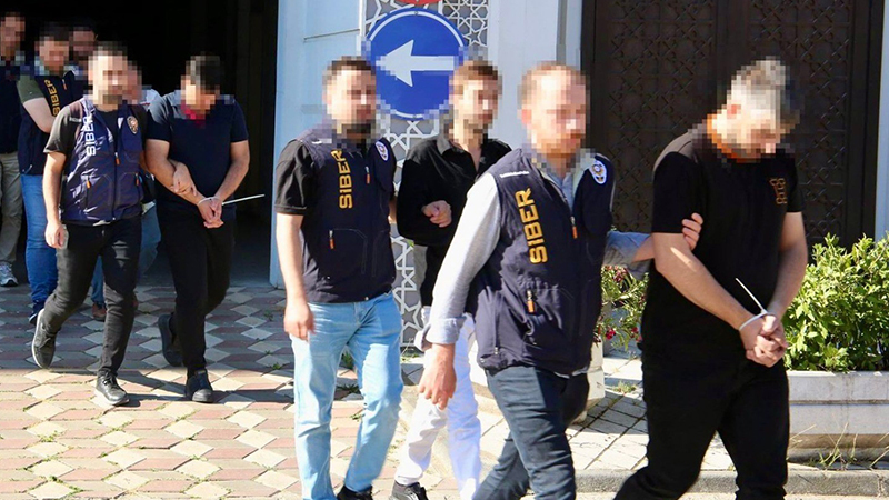 Şanlıurfa’da dahil 5 ilde sahte araç kiralama operasyonu!