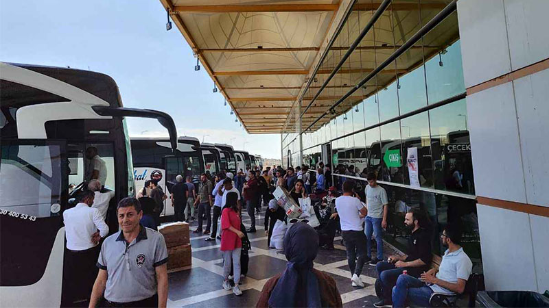 Şanlıurfa otogarında bayram yoğunluğu