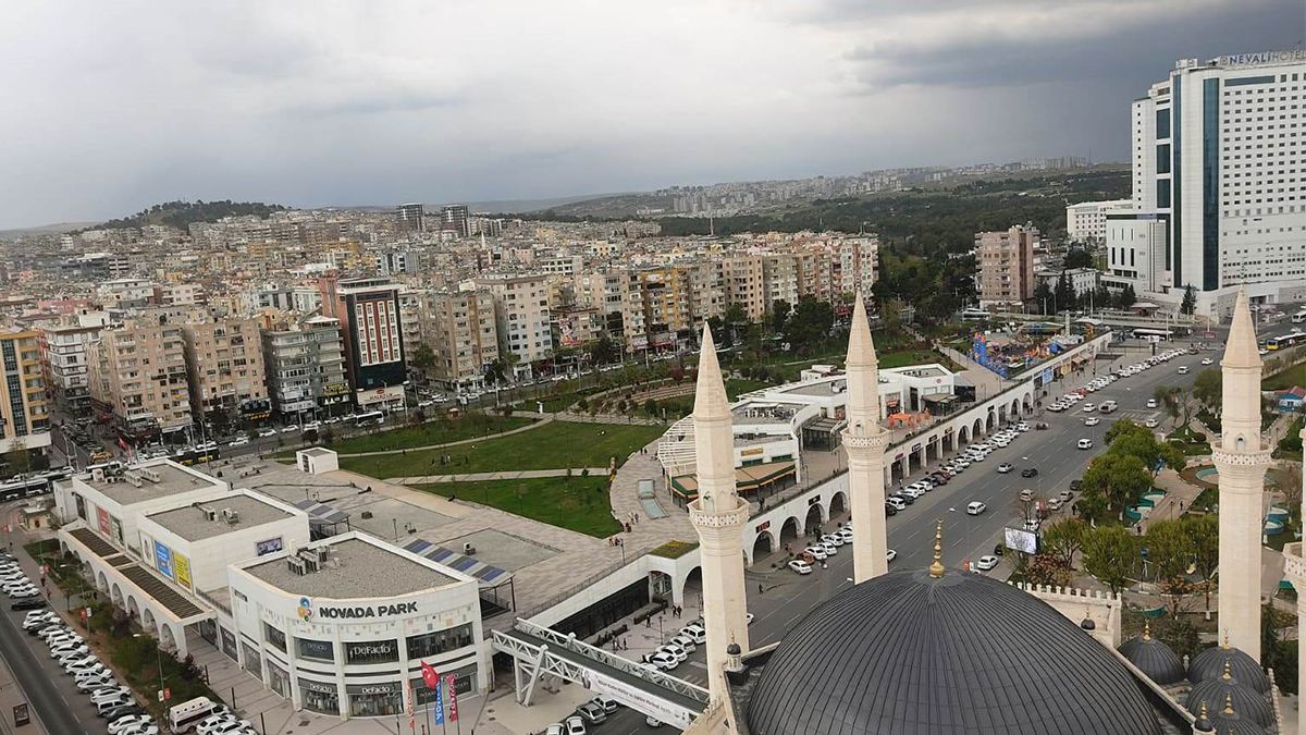 Şanlıurfa’da mevsimler birbirine girdi!  Urfa bambaşka bir güne uyandı…