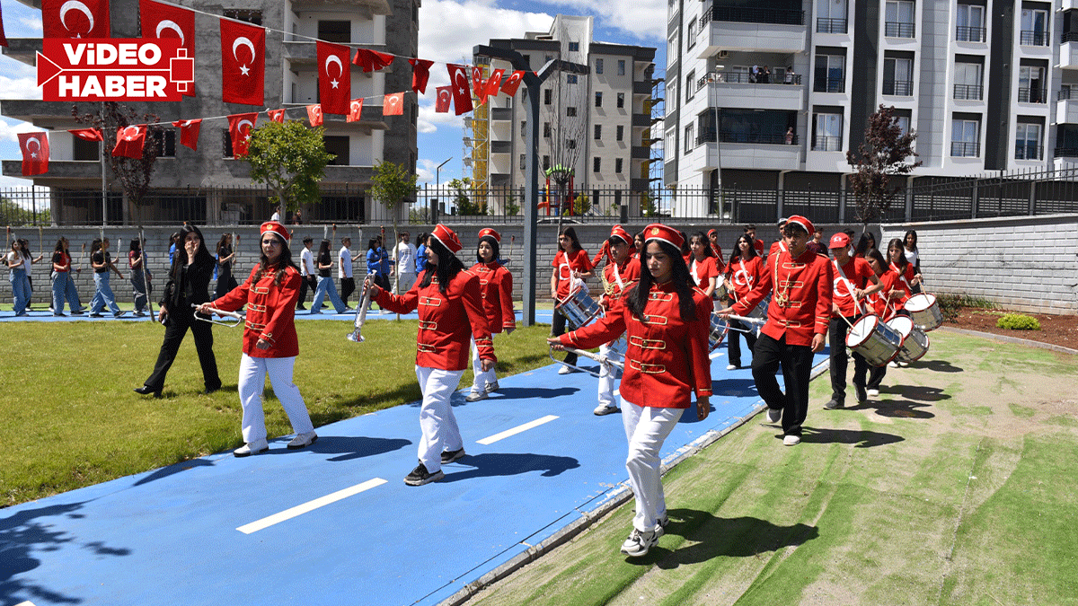 Siverek’te spor, müzik ve gösterilerle 19 Mayıs coşkuyla kutlandı