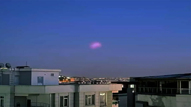 Şanlıurfa ve Gaziantep’te gökyüzünde esrarengiz ışıklar: UFO mu?