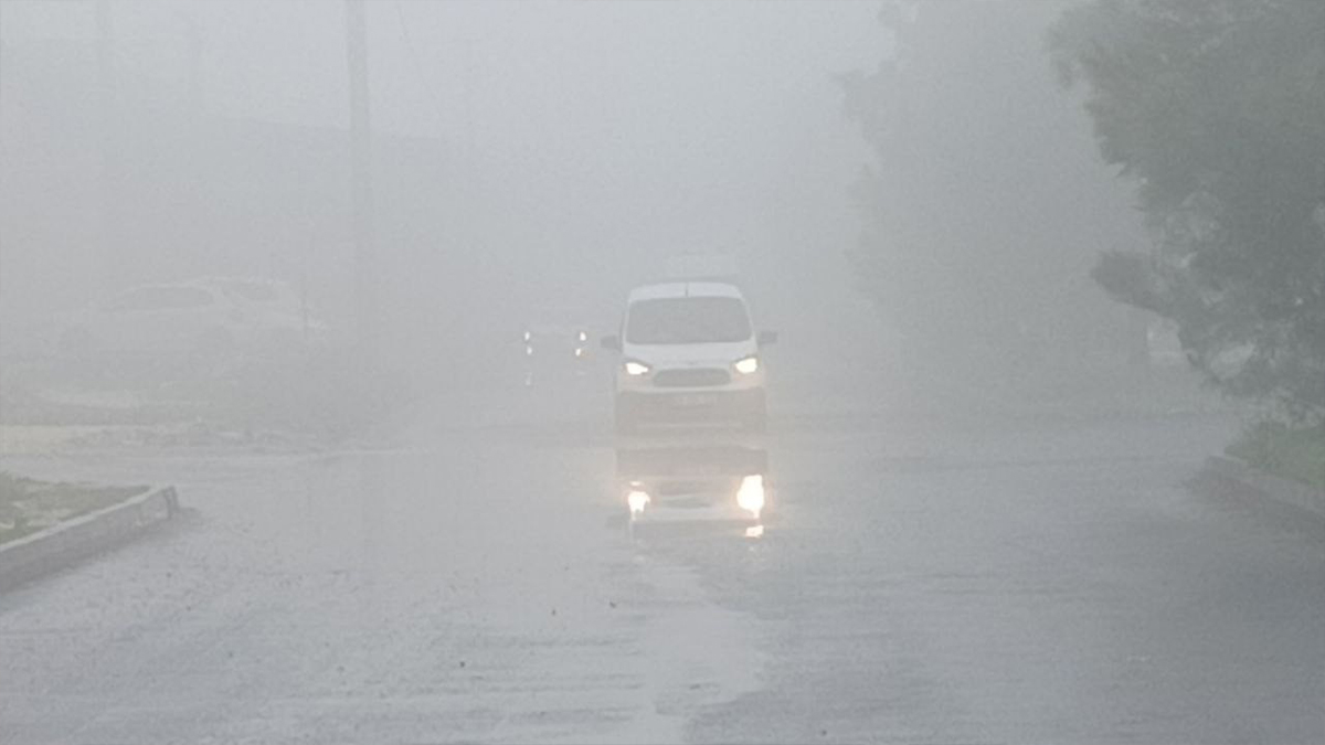 Sis Şanlıurfa’yı esir aldı! Sürücüler zor anlar yaşadı