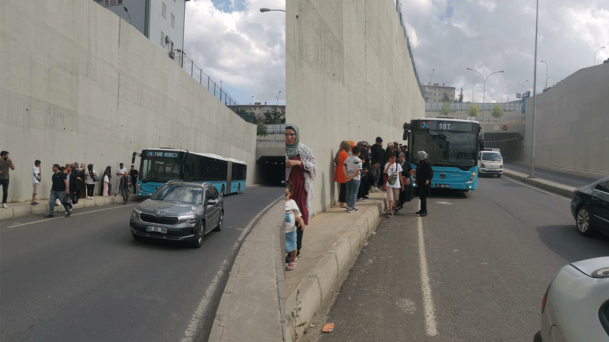 Şanlıurfa’da otobüste korkutan patlama! Yolcular büyük panik yaşadı