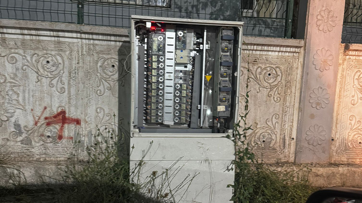 Şanlıurfa’da tehlikeye davetiye! Mahalleli tedirgin, çocuklar için her an risk