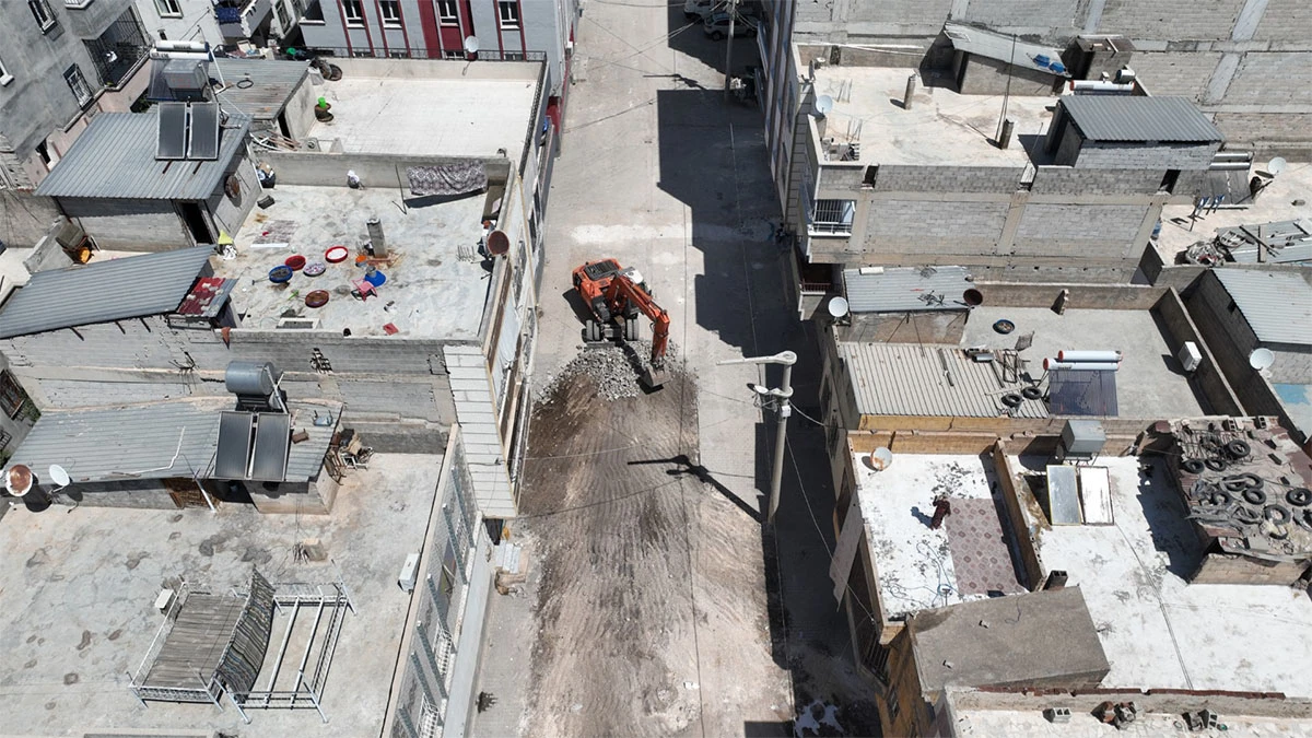‎6 ayda 160 bin metrekare! Şanlıurfa’da 12 mahallede çalışma