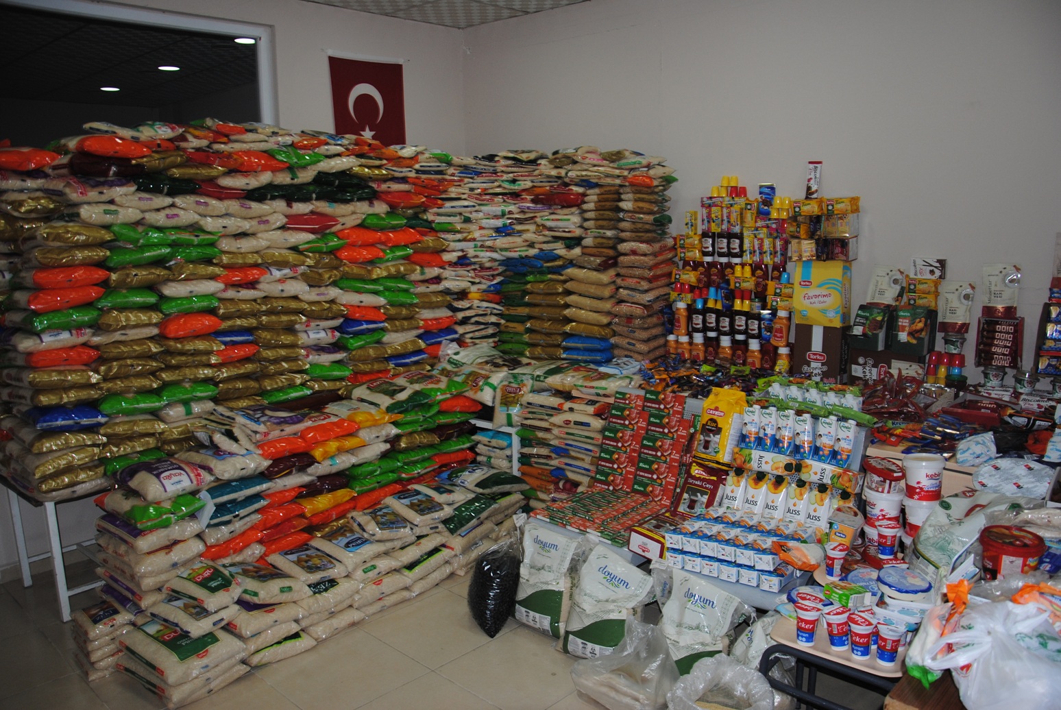 Şanlıurfa’da zincir market skandalı! 2 ton ele geçirildi