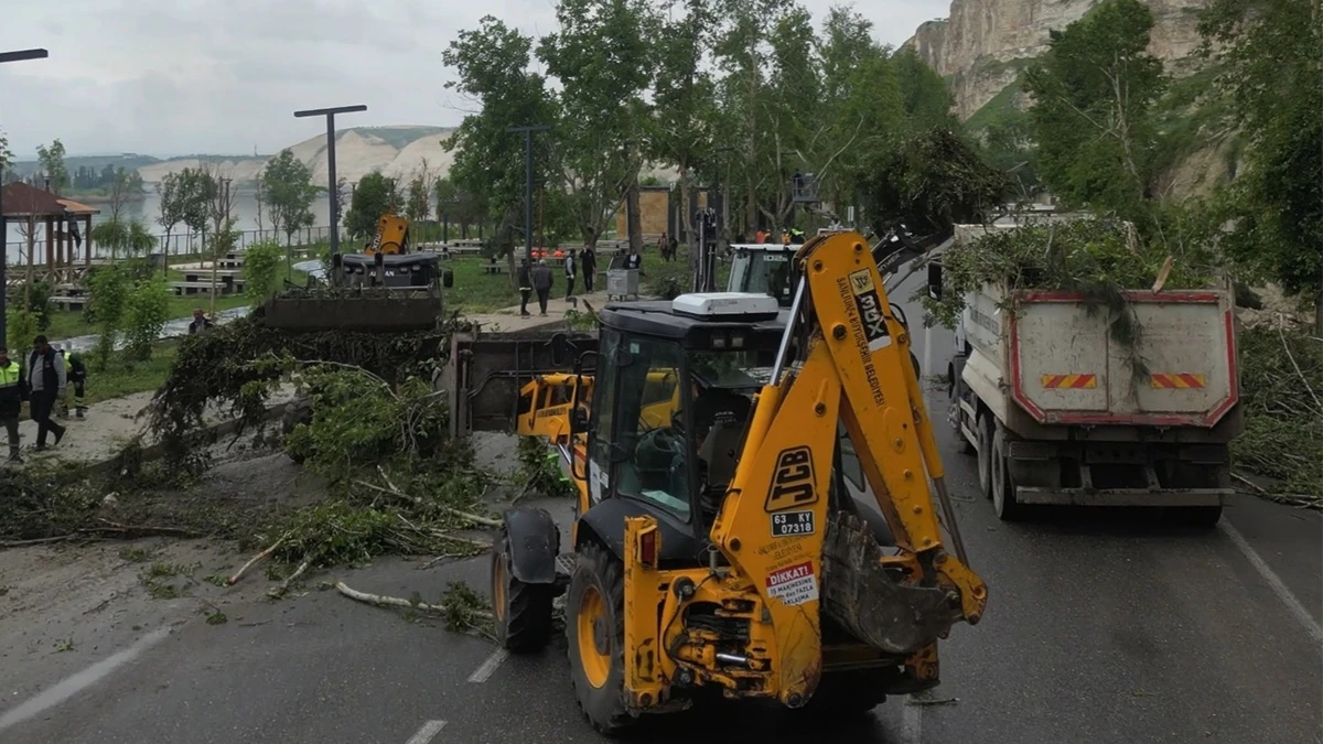 Şanlıurfa’da afette kapanan yolda son engel de kalktı!